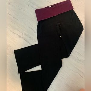 Victoria’s Secret PINK yoga pants